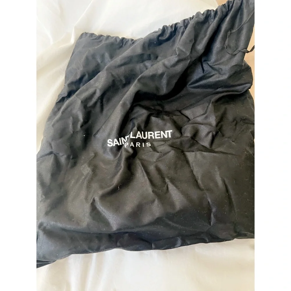 SAINT LAURENT MATELASSE LEATHER MONOGRAM CHAIN CASSANDRE TOTE - Picture 16 of 16